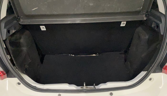 2024 Tata Tiago XT (O) PETROL, Petrol, Manual, 12,112 km, Boot Inside