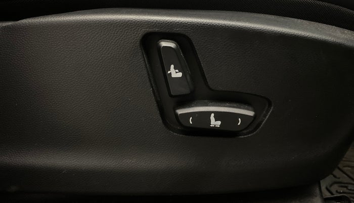 2019 MG HECTOR SHARP HYBRID 1.5 PETROL, Petrol, Manual, 77,725 km, Driver Side Adjustment Panel