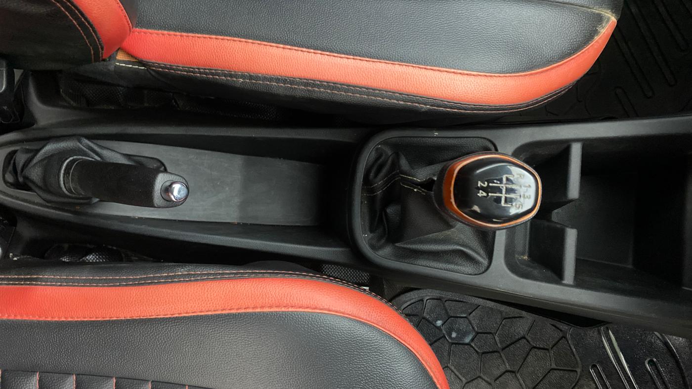 2021 Renault Kwid CLIMBER 1.0 (O), Petrol, Manual, 91,070 km, Gear Lever