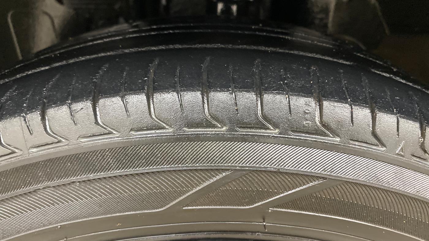 2021 Renault Kwid CLIMBER 1.0 (O), Petrol, Manual, 91,070 km, Left Front Tyre Tread