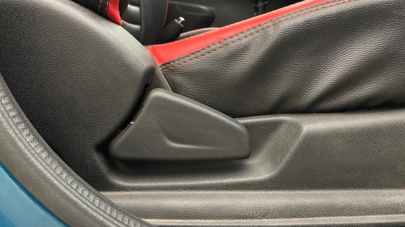 2021 Renault Kwid CLIMBER 1.0 (O), Petrol, Manual, 91,070 km, Driver Side Adjustment Panel