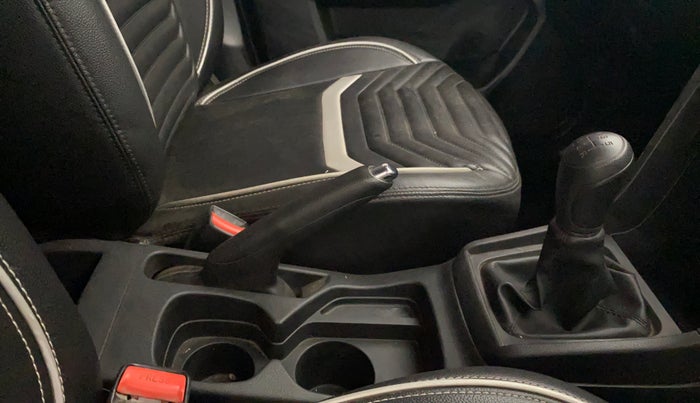 2021 Maruti Vitara Brezza LXI, Petrol, Manual, 26,190 km, Gear Lever