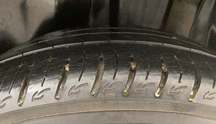 2021 Maruti Vitara Brezza LXI, Petrol, Manual, 26,190 km, Left Rear Tyre Tread