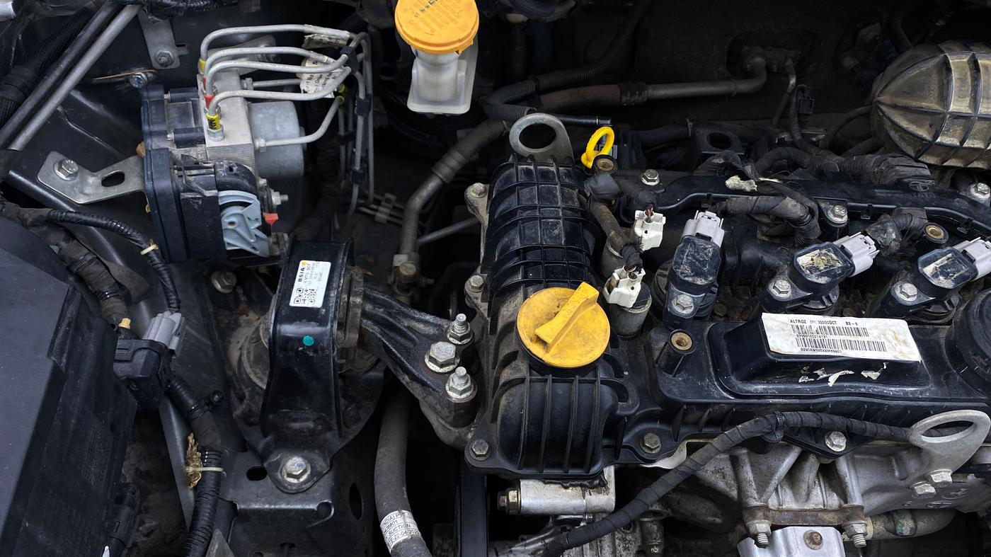 2022 Tata ALTROZ XZA PLUS, Petrol, Automatic, 95,422 km, Engine View - Right