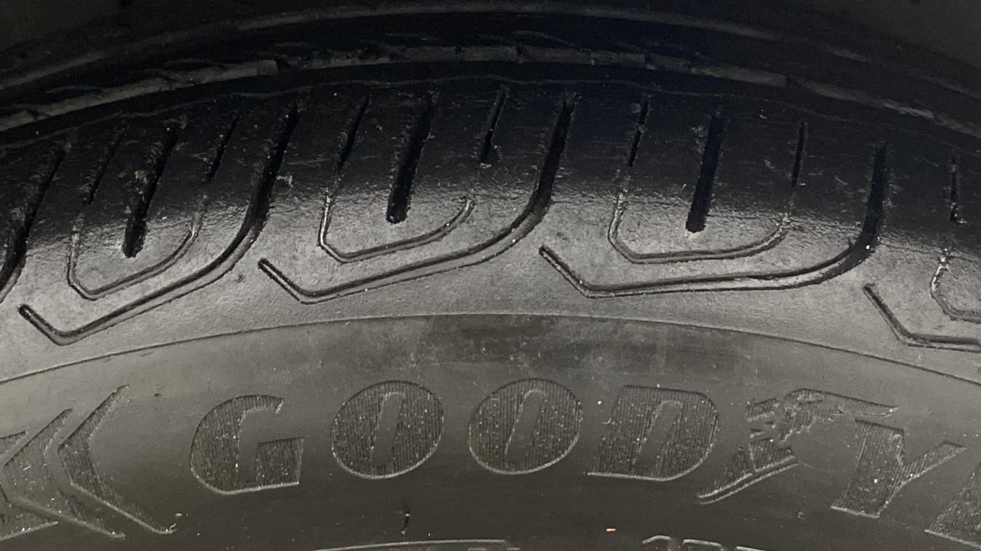 2022 Tata ALTROZ XZA PLUS, Petrol, Automatic, 95,422 km, Right Front Tyre Tread