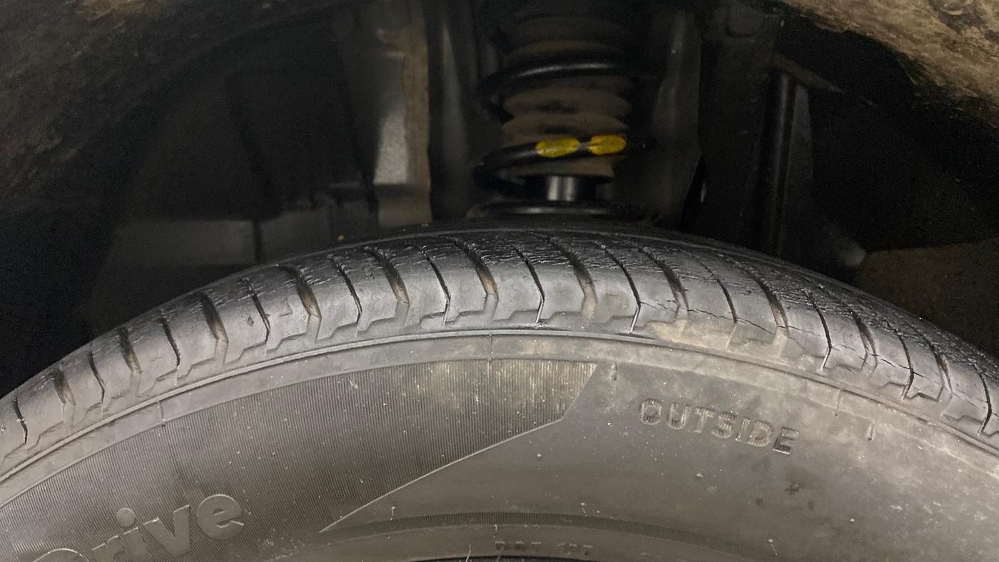2021 Nissan MAGNITE XV MT, Petrol, Manual, 31,678 km, Left Front Tyre Tread