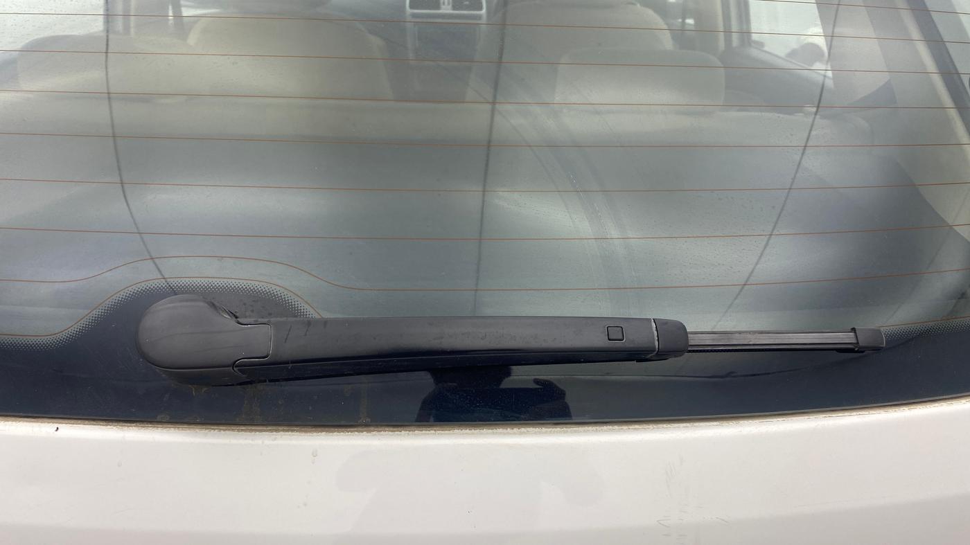 2014 Volkswagen Polo HIGHLINE1.2L, Petrol, Manual, 1,35,832 km, Rear Wiper