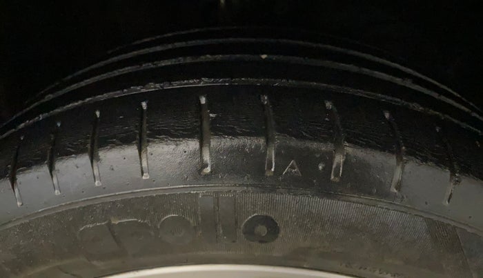 2018 Maruti Baleno ALPHA CVT PETROL 1.2, Petrol, Automatic, 77,995 km, Right Front Tyre Tread