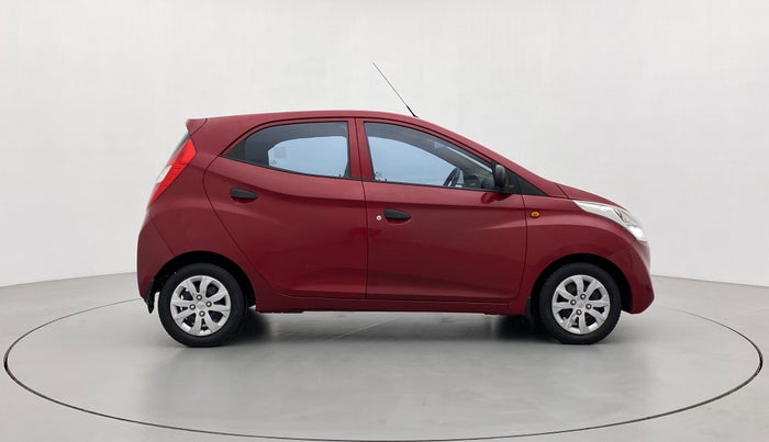 2017 Hyundai Eon MAGNA + AIRBAG, Petrol, Manual, 22,343 km, Right Side View