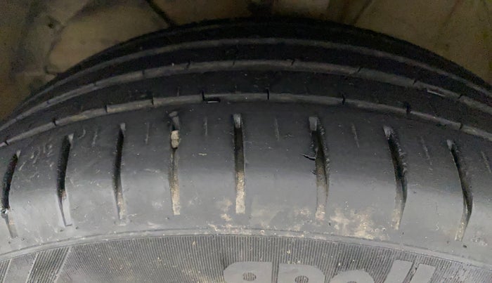 2022 Maruti Baleno ALPHA PETROL 1.2, Petrol, Manual, 26,770 km, Left Front Tyre Tread