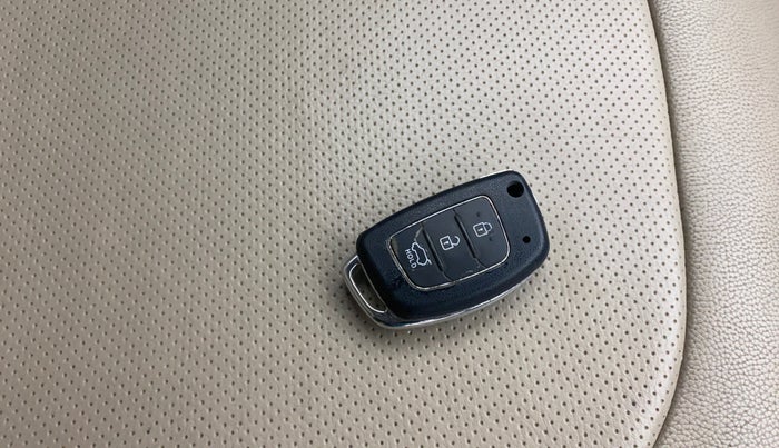 2016 Hyundai Xcent SX 1.2, Petrol, Manual, 54,168 km, Key Close Up