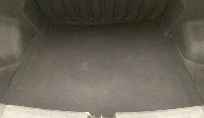 2016 Hyundai Xcent SX 1.2, Petrol, Manual, 54,168 km, Boot Inside