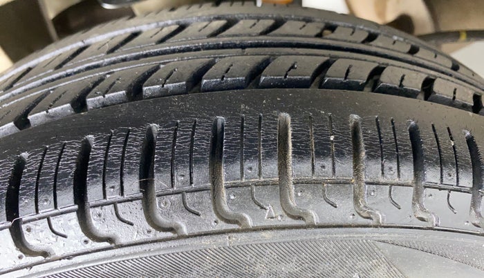 2012 Maruti Alto K10 VXI P, Petrol, Manual, 59,814 km, Right Rear Tyre Tread