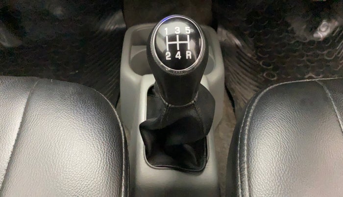 2013 Maruti Alto K10 VXI, Petrol, Manual, 74,148 km, Gear lever - Boot Cover minor damage
