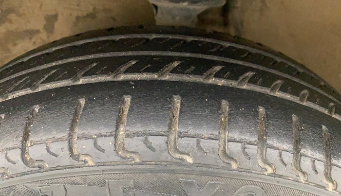 2013 Maruti Alto K10 VXI, Petrol, Manual, 74,148 km, Left Front Tyre Tread