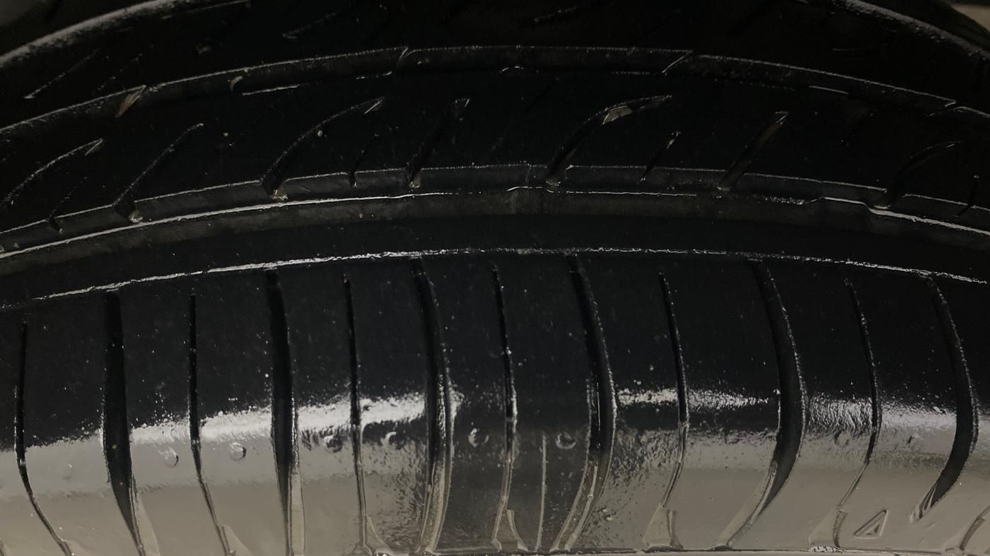 2015 Tata Nano TWIST XTA, Petrol, Automatic, 34,706 km, Right Rear Tyre Tread