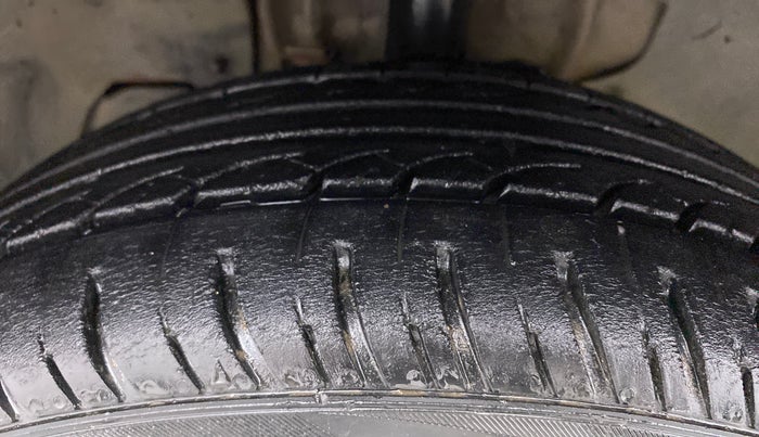 2018 Tata Tiago XT DIESEL, Diesel, Manual, 57,149 km, Left Front Tyre Tread