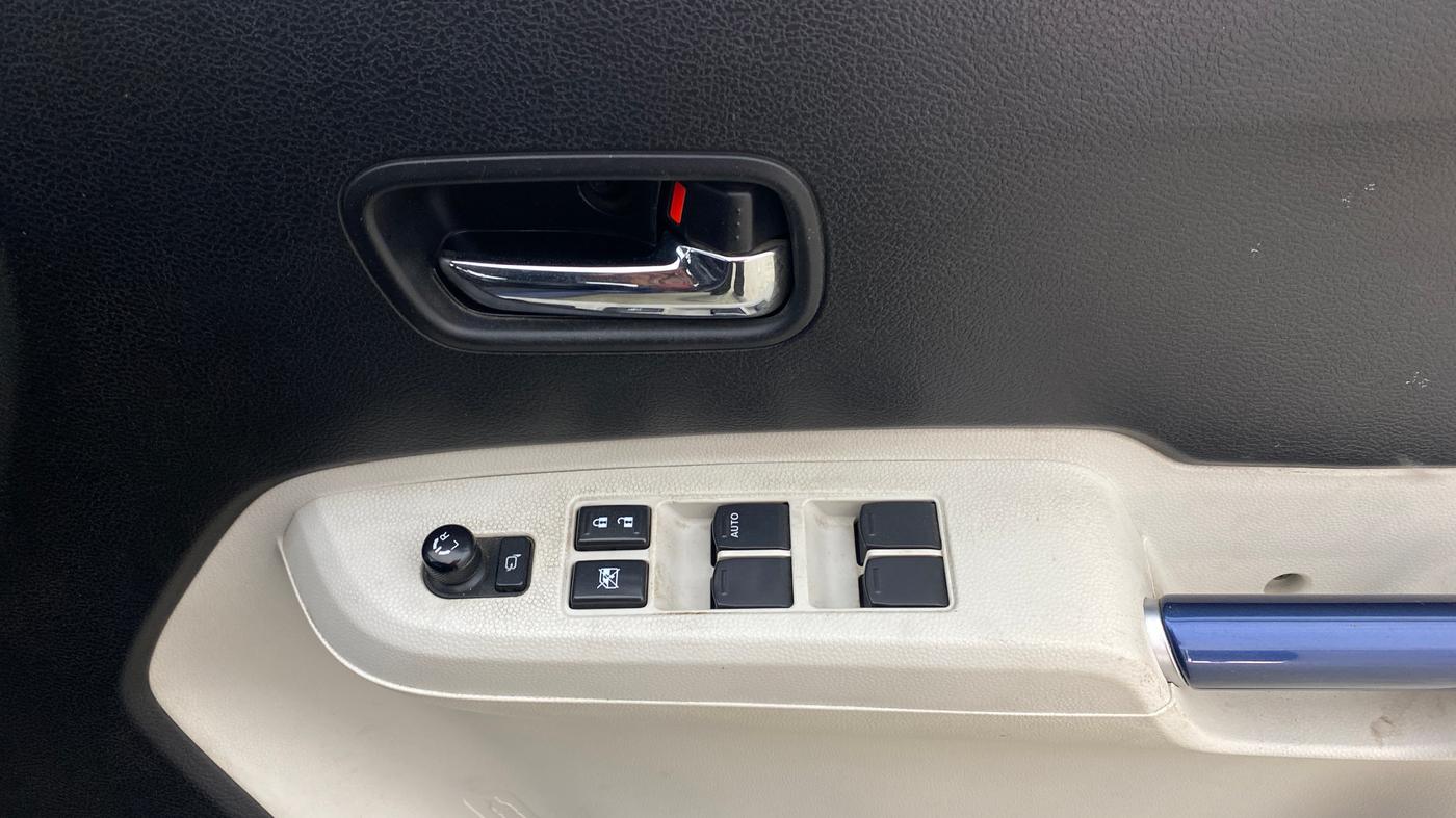 2021 Maruti IGNIS ZETA 1.2, Petrol, Manual, 54,759 km, Driver Side Door Panels Control