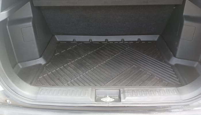 2024 Maruti BREZZA VXI AT SMART HYBRID, Petrol, Automatic, 19,851 km, Boot Inside