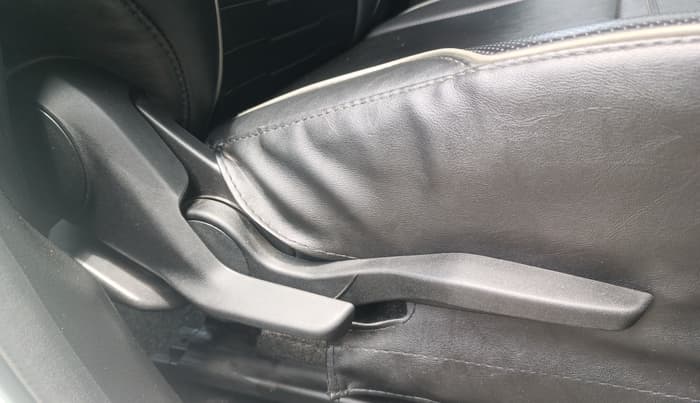 2024 Maruti BREZZA VXI AT SMART HYBRID, Petrol, Automatic, 19,851 km, Driver Side Adjustment Panel