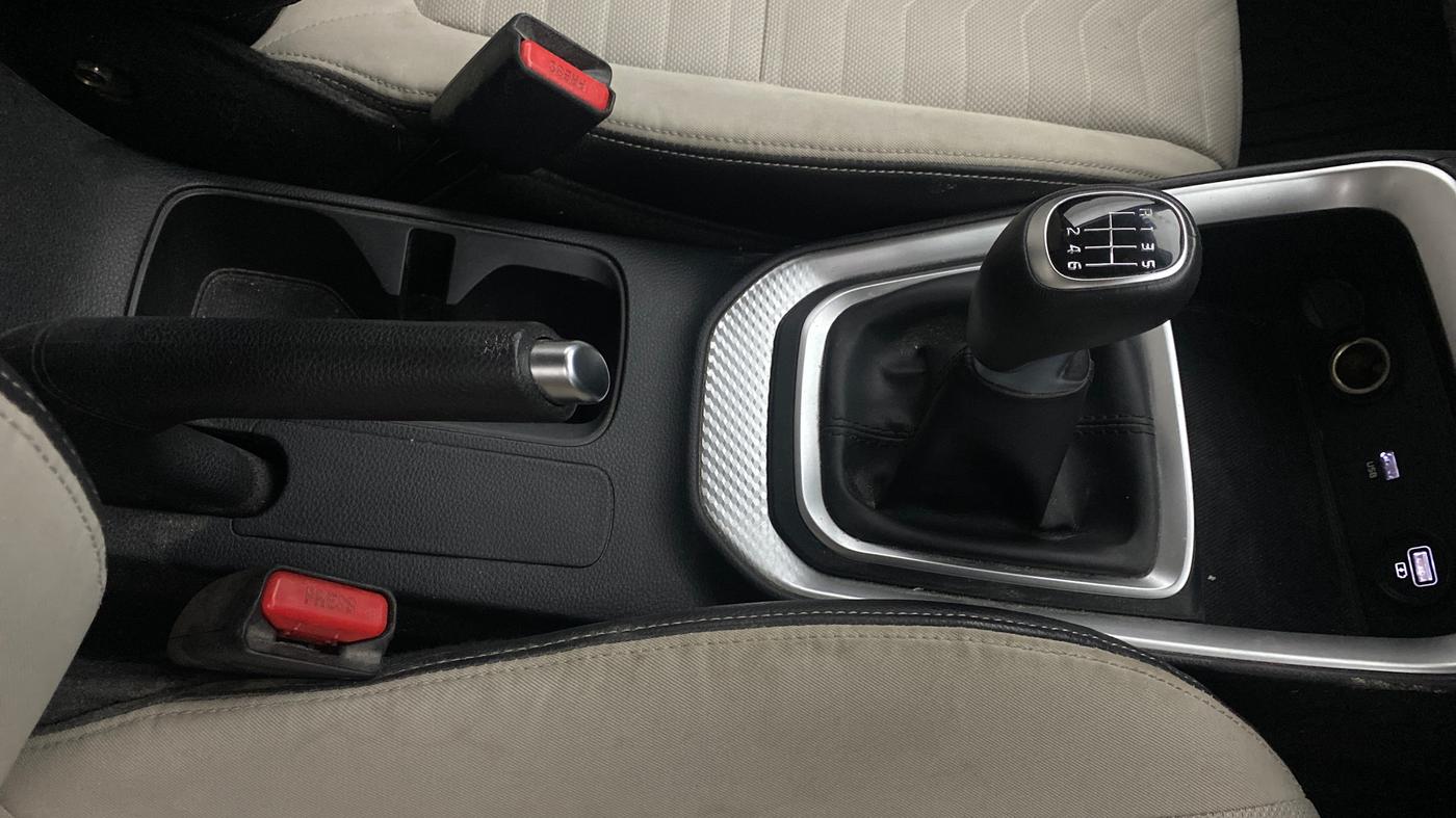 2020 KIA SONET HTX 1.0 IMT, Petrol, Manual, 27,576 km, Gear Lever