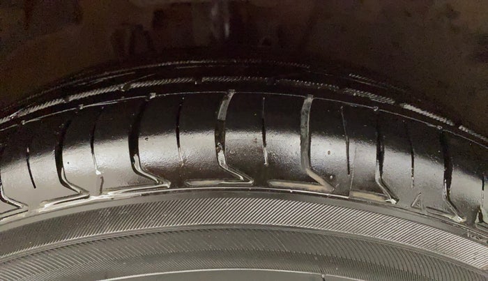 2015 Volkswagen Polo GT TSI AT, Petrol, Automatic, 1,38,786 km, Right Front Tyre Tread