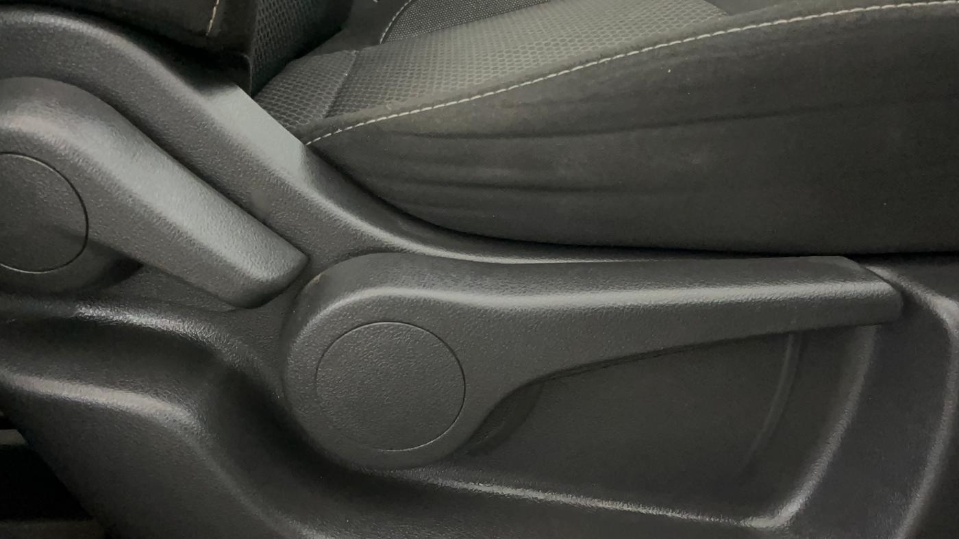 2020 Nissan Kicks XV TURBO 1.3 CVT, Petrol, Automatic, 37,215 km, Driver Side Adjustment Panel