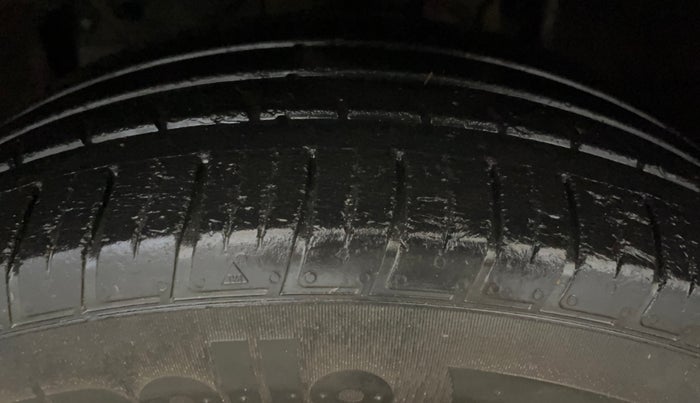 2020 Nissan Kicks XV TURBO 1.3 CVT, Petrol, Automatic, 37,215 km, Left Front Tyre Tread