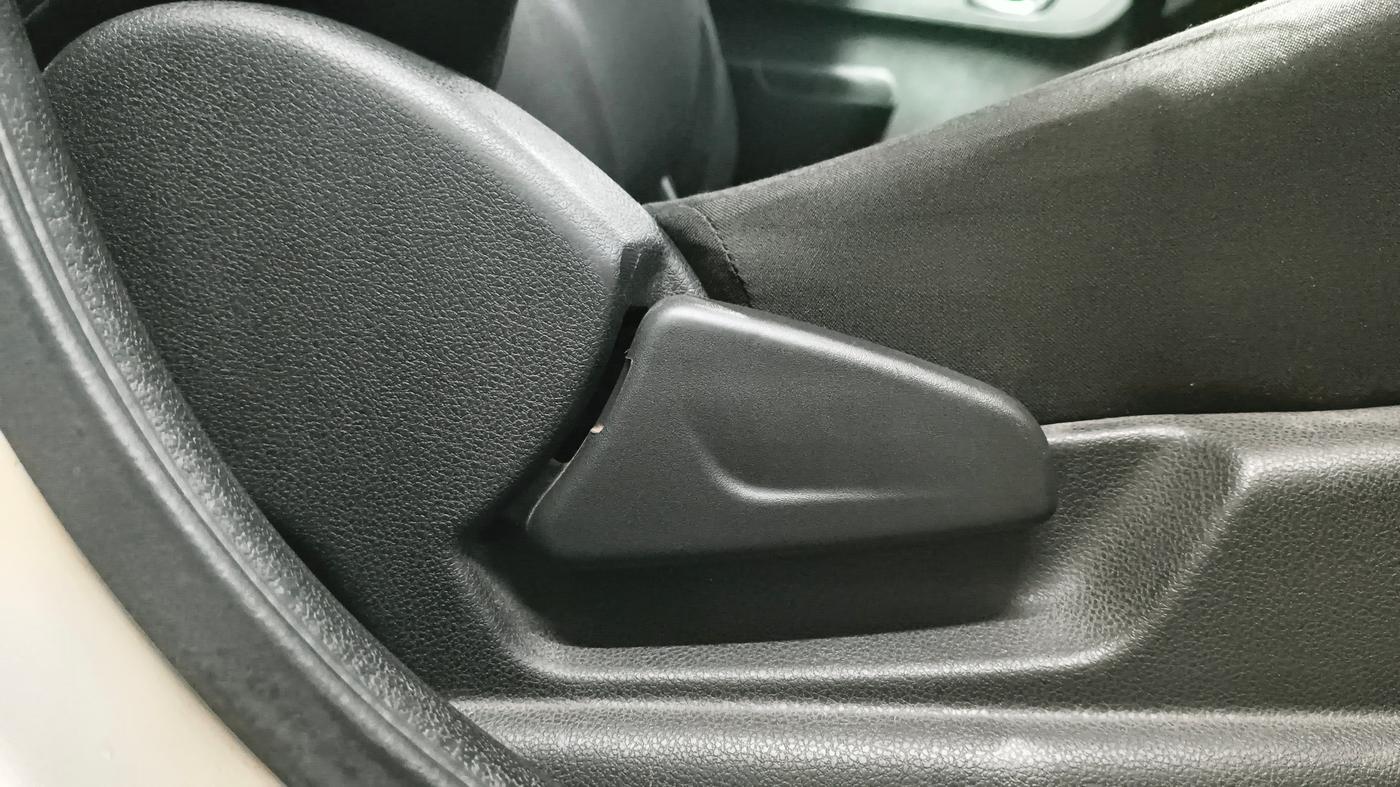 2019 Renault Kwid RXT 1.0 AMT (O), Petrol, Automatic, 61,042 km, Driver Side Adjustment Panel