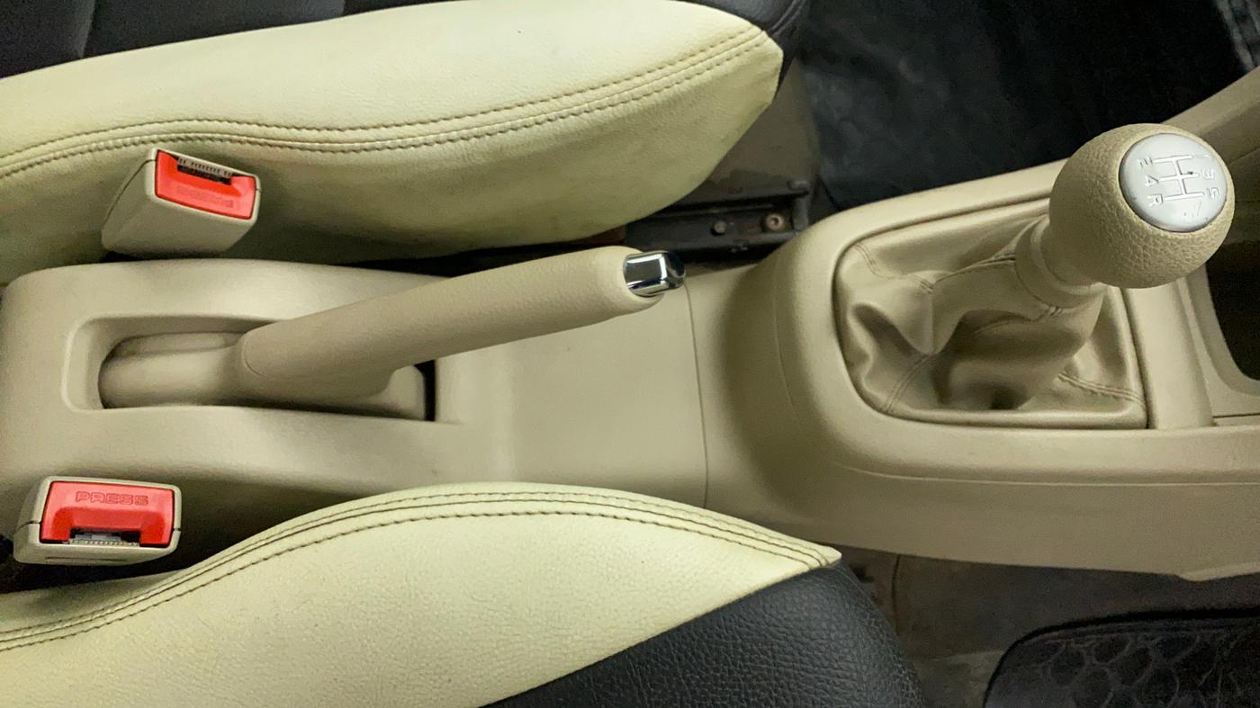 2015 Maruti Swift Dzire VXI, Petrol, Manual, 10,155 km, Gear Lever