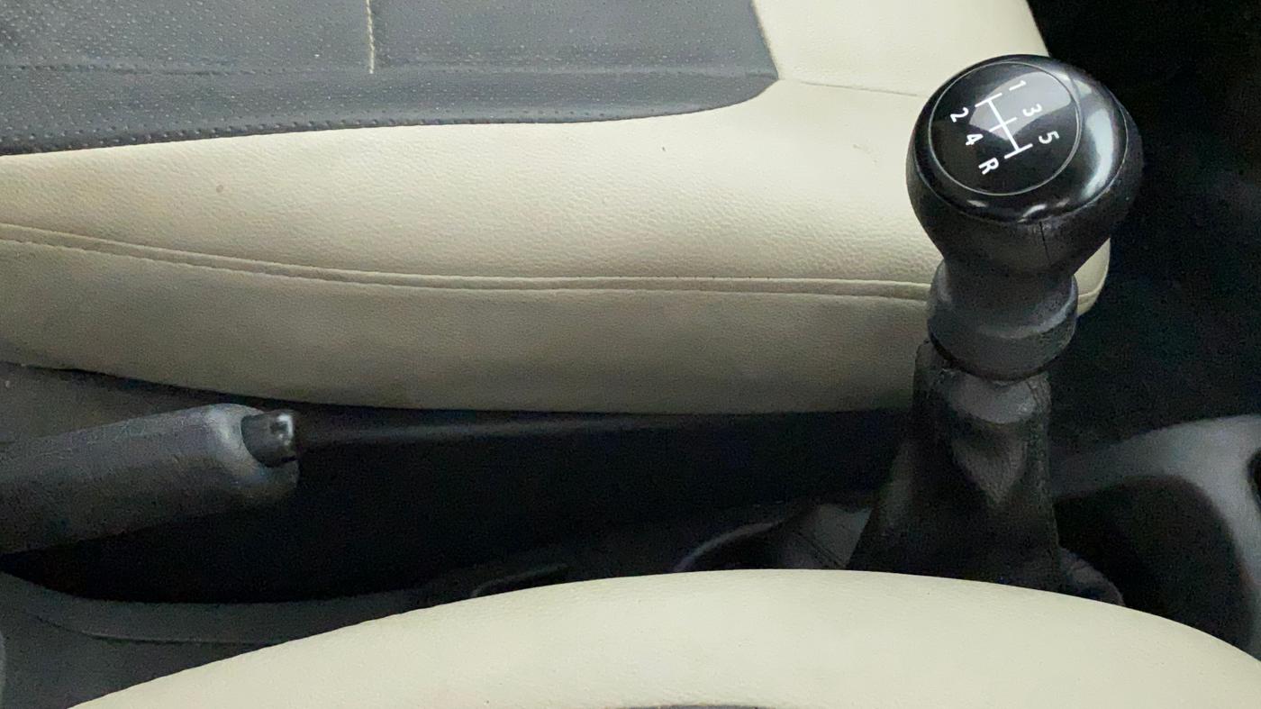 2012 Maruti Wagon R 1.0 LXI, Petrol, Manual, 32,967 km, Gear Lever