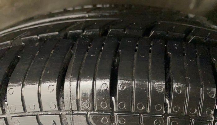 2012 Maruti Wagon R 1.0 LXI, Petrol, Manual, 32,967 km, Left Rear Tyre Tread