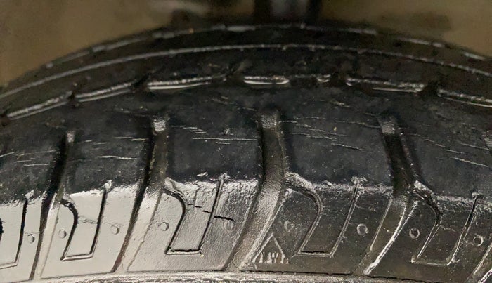 2012 Maruti Wagon R 1.0 LXI, Petrol, Manual, 32,967 km, Right Front Tyre Tread