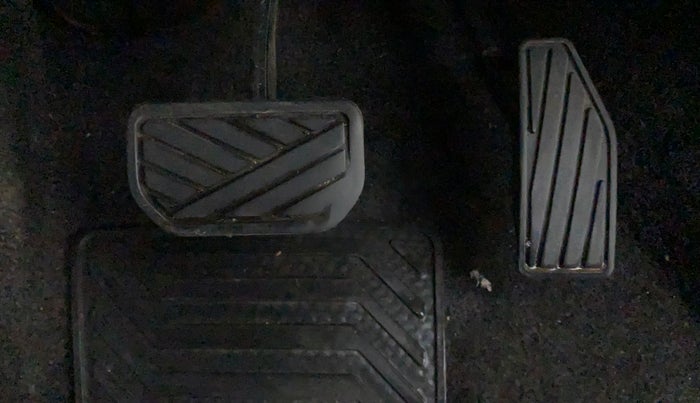 2020 Maruti XL6 ALPHA AT, Petrol, Automatic, 46,275 km, Pedals