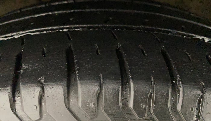 2020 Maruti XL6 ALPHA AT, Petrol, Automatic, 46,275 km, Left Front Tyre Tread