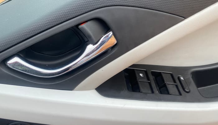 2023 Tata NEXON CREATIVE AMT DUAL TONE 1.2 PETROL, Petrol, Automatic, 11,735 km, Driver Side Door Panels Control