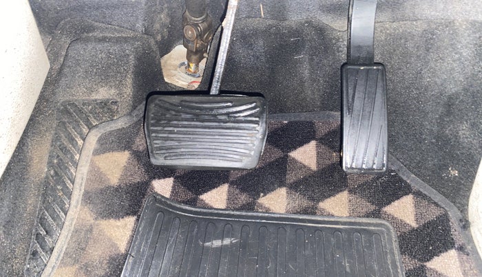 2021 Mahindra XUV300 W6 1.5 DIESEL AMT, Diesel, Automatic, 94,572 km, Pedals