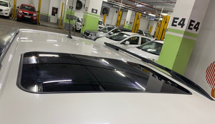 2021 Mahindra XUV300 W6 1.5 DIESEL AMT, Diesel, Automatic, 94,572 km, Moonroof/ Sunroof