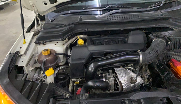 2021 Mahindra XUV300 W6 1.5 DIESEL AMT, Diesel, Automatic, 94,572 km, Engine View - Right