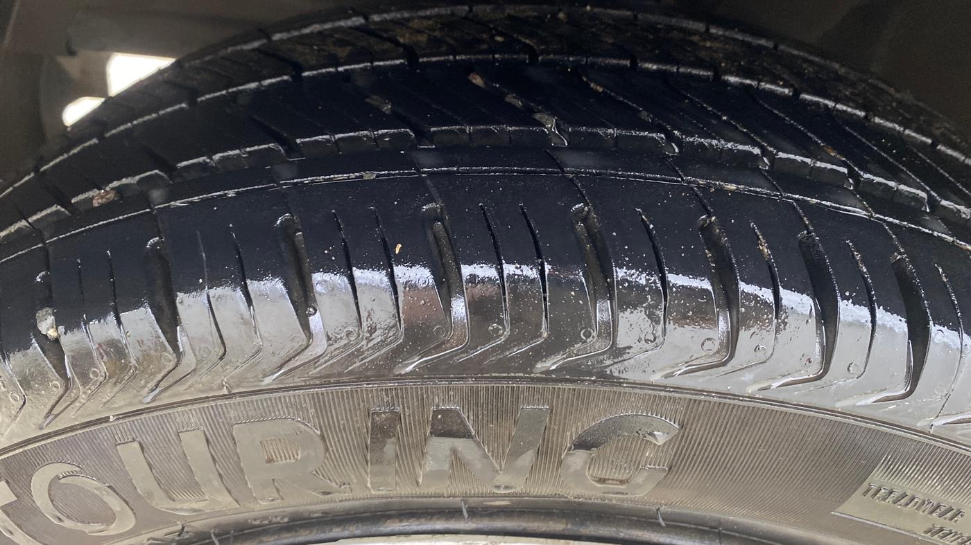 2016 Maruti Baleno DELTA PETROL 1.2, Petrol, Manual, 62,834 km, Left Front Tyre Tread