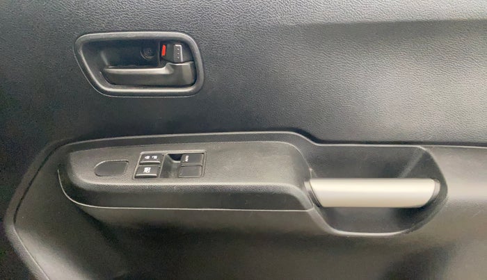 2020 Maruti IGNIS SIGMA 1.2, Petrol, Manual, 39,399 km, Driver Side Door Panels Control