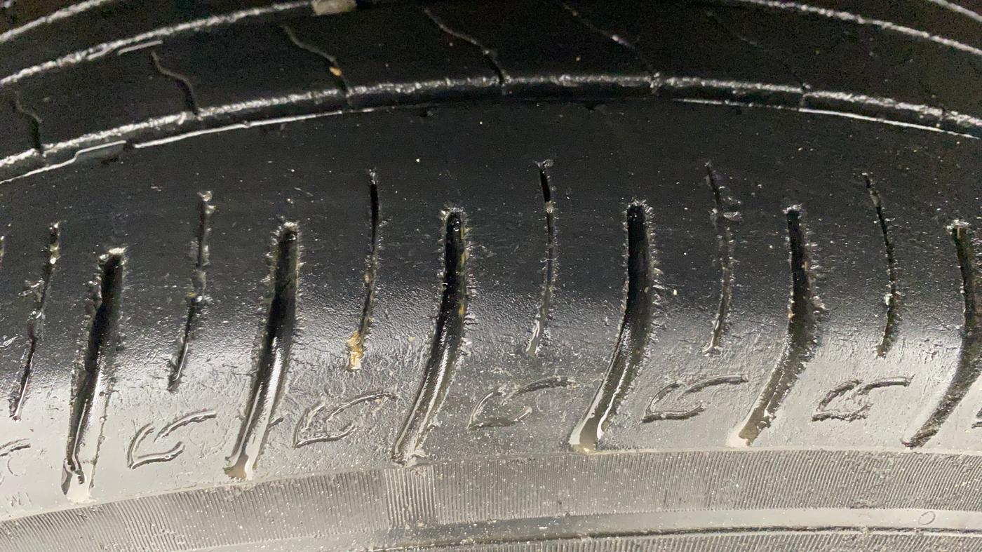2018 Maruti Vitara Brezza ZDI, Diesel, Manual, 49,233 km, Right Rear Tyre Tread