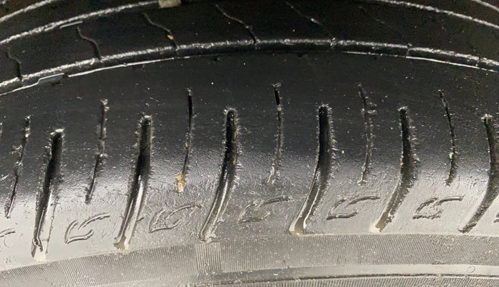 2018 Maruti Vitara Brezza ZDI, Diesel, Manual, 49,233 km, Right Rear Tyre Tread