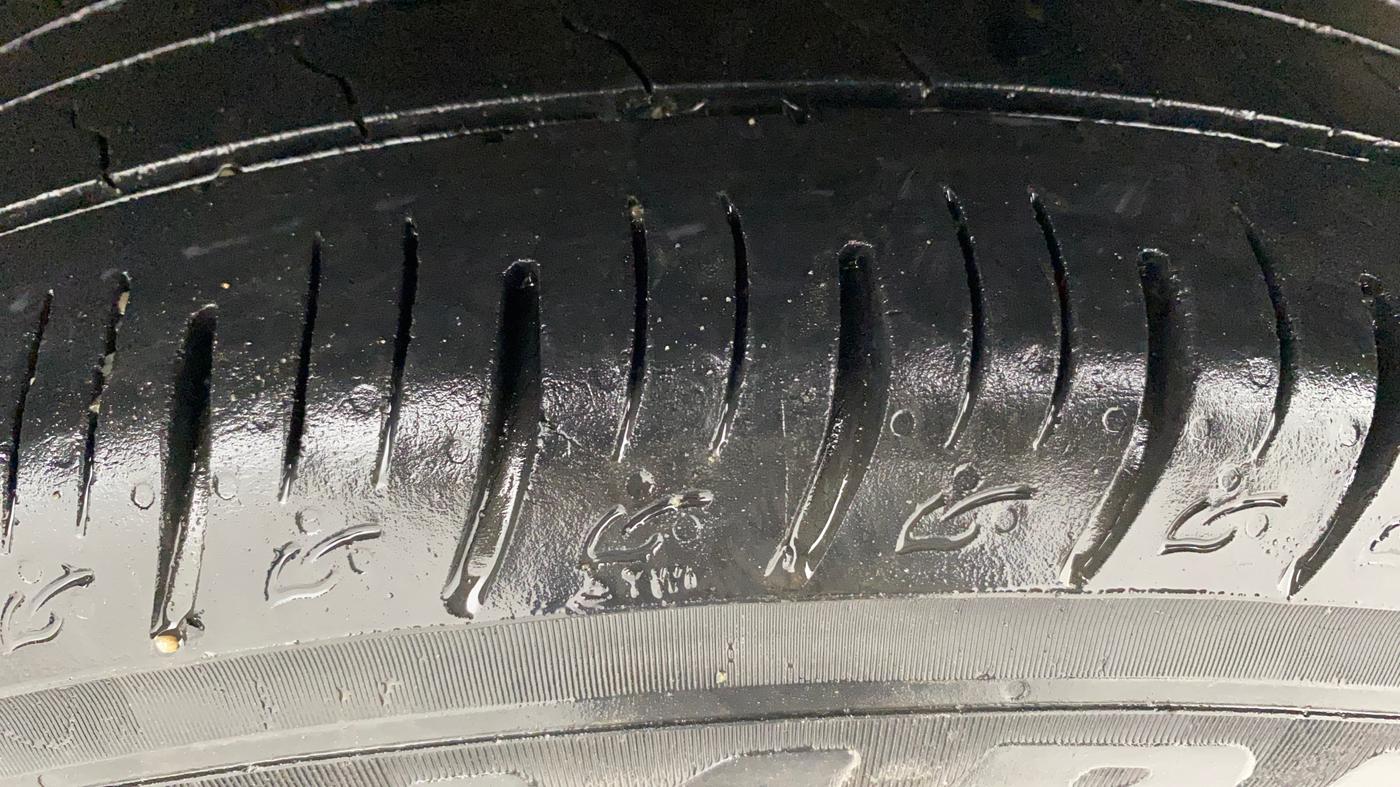 2018 Maruti Vitara Brezza ZDI, Diesel, Manual, 49,233 km, Left Rear Tyre Tread
