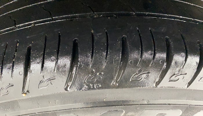 2018 Maruti Vitara Brezza ZDI, Diesel, Manual, 49,233 km, Left Rear Tyre Tread