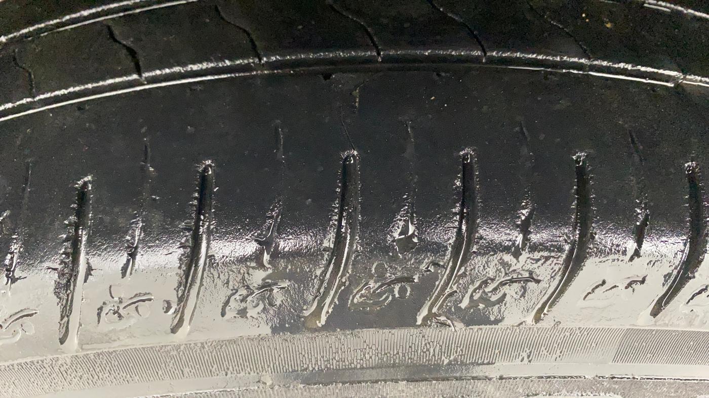 2018 Maruti Vitara Brezza ZDI, Diesel, Manual, 49,233 km, Left Front Tyre Tread