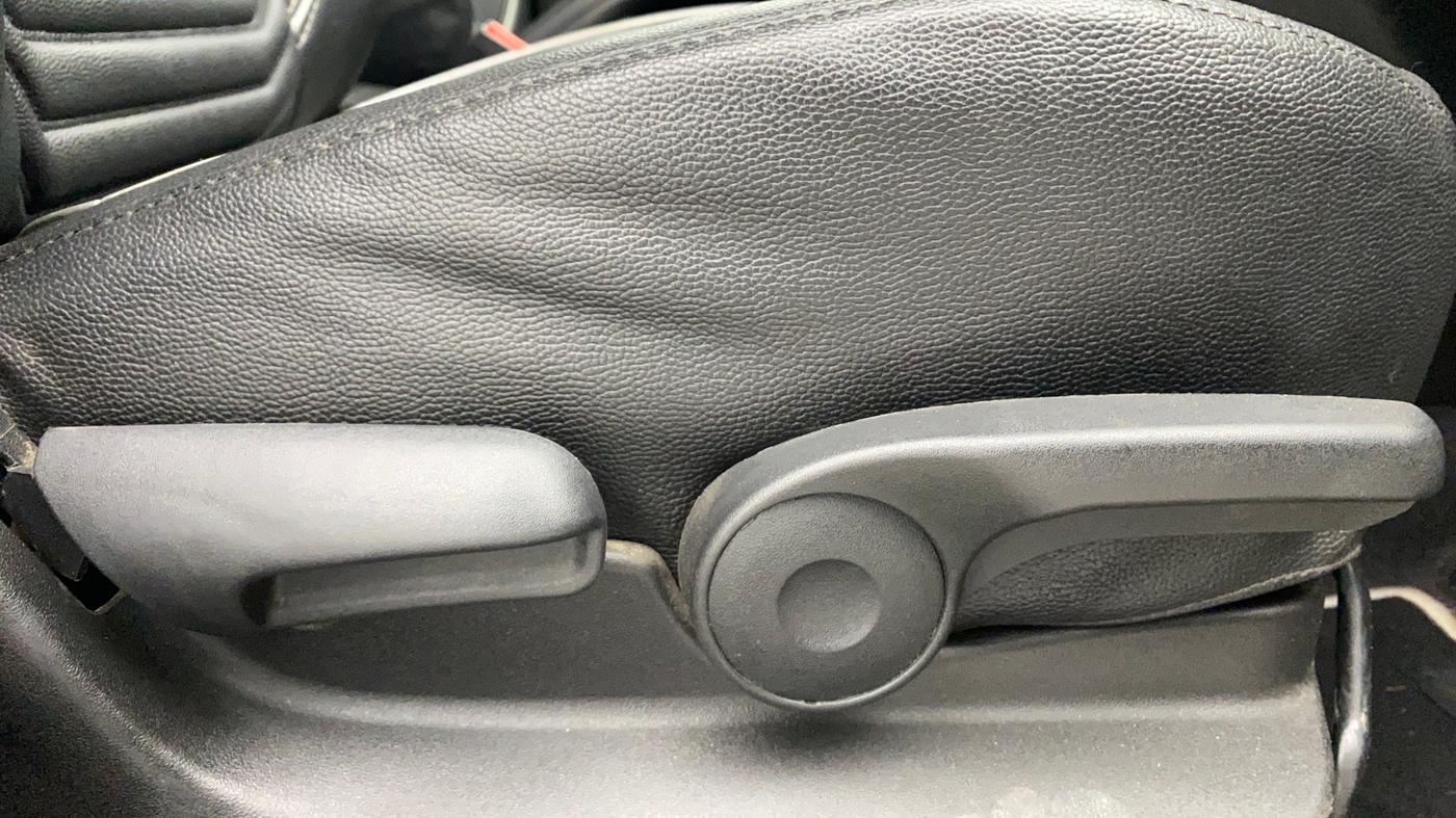 2018 Maruti Vitara Brezza ZDI, Diesel, Manual, 49,233 km, Driver Side Adjustment Panel