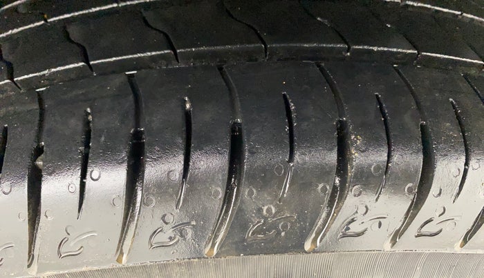 2018 Maruti Vitara Brezza ZDI, Diesel, Manual, 49,233 km, Right Front Tyre Tread