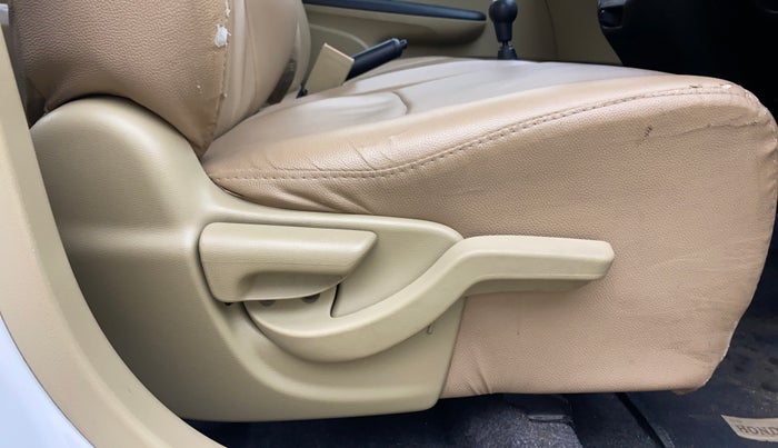 2016 Honda Amaze 1.2L I-VTEC SX, Petrol, Manual, 38,862 km, Driver Side Adjustment Panel