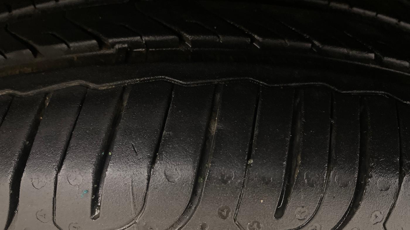 2013 Hyundai i20 ASTA 1.2, Petrol, Manual, 62,981 km, Left Front Tyre Tread